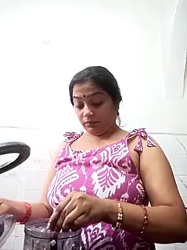 Snapshot of Trisha_71 chatting on 10-08-25, 02:46 Trisha 71 online show from 10-08-25, 02:46