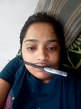 Snapshot of Trisha_71 chatting on 09-15-25, 08:04 Trisha 71 online show from 09-15-25, 08:04
