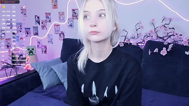 Megan--chan online show from 01-09-26, 05:20