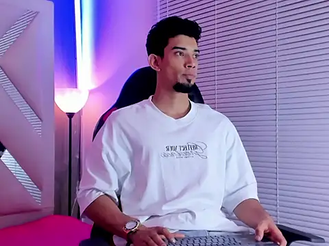Snapshot of prince_arthur77 chatting on 07-21-26, 01:56 prince arthur77 online show from 07-21-26, 01:56