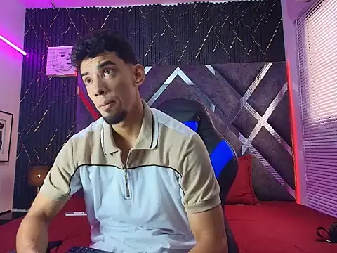 Snapshot of prince_arthur77 chatting on 07-01-26, 02:17 prince arthur77 online show from 07-01-26, 02:17