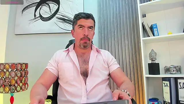 Snapshot of JuanKFit_45 chatting on 07-22-26, 04:36 JuanKFit 45 online show from 07-22-26, 04:36