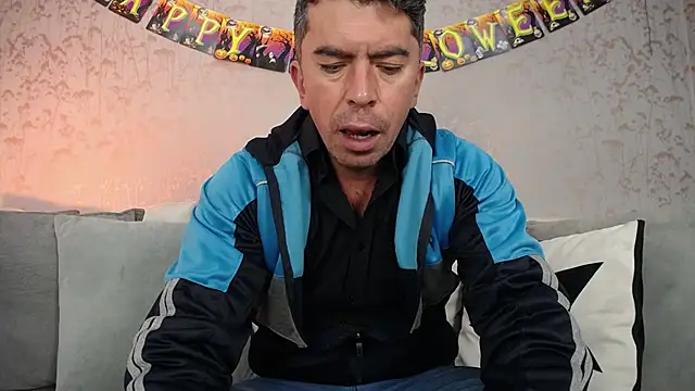 JuanKFit 45 online show from 10-24-25, 01:54