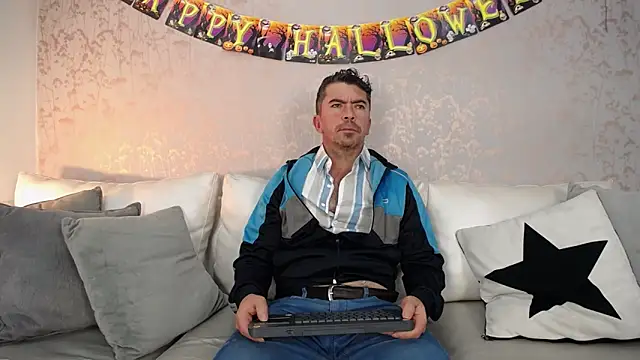 JuanKFit 45 online show from 10-28-25, 01:54