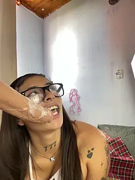 AnnieCouperr online show from 11-28-25, 03:45