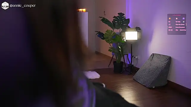 AnnieCouperr online show from 03-29-26, 07:59