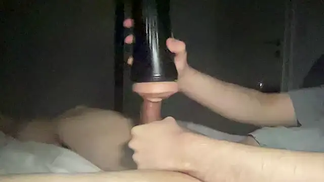 Snapshot of Raegis chatting on 10-19-25, 03:09 Raegis online show from 10-19-25, 03:09