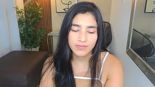 Lia Mar  online show from 10-18-25, 06:10