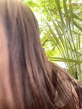 BellaLeclair online show from 10-29-25, 07:46