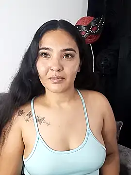 Snapshot of meli__brown chatting on 10-01-25, 03:11 meli brown online show from 10-01-25, 03:11