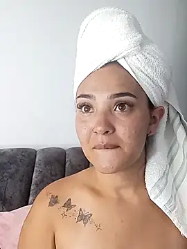 Snapshot of meli__brown chatting on 10-17-25, 03:54 meli brown online show from 10-17-25, 03:54