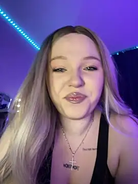 Snapshot of Monna_Krrristal chatting on 11-23-25, 12:20 Monna Krrristal online show from 11-23-25, 12:20