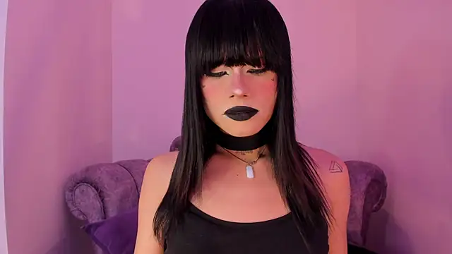 NATASHAA WINZ online show from 11-18-25, 08:17