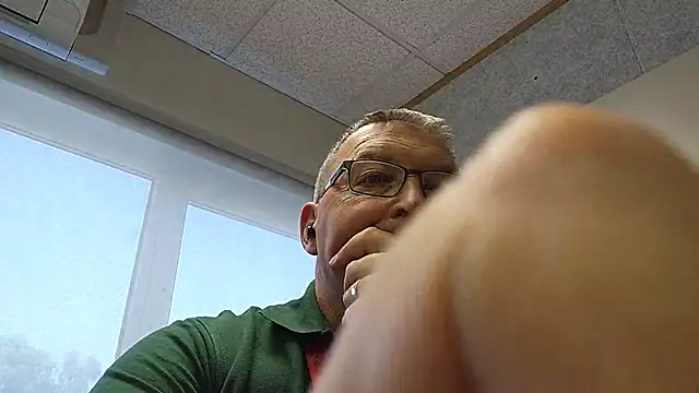 Snapshot of Oorse1966 chatting on 07-08-26, 01:34 Oorse1966 online show from 07-08-26, 01:34
