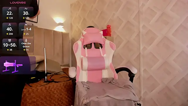 Snapshot of Clhoe_Johnson chatting on 02-13-26, 12:38 Clhoe Johnson online show from 02-13-26, 12:38