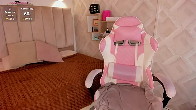 Snapshot of Clhoe_Johnson chatting on 02-25-26, 12:49 Clhoe Johnson online show from 02-25-26, 12:49