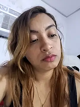 shanell saenz online show from 12-17-25, 02:27