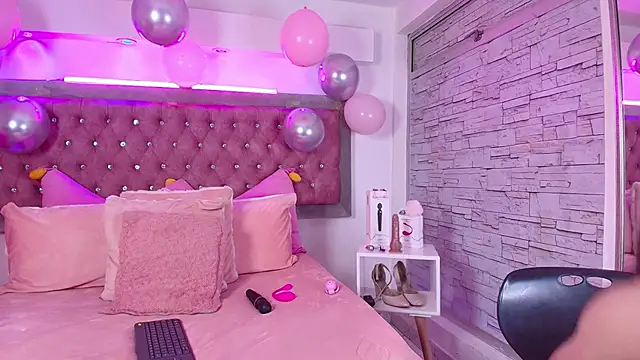 Bonn Glow online show from 12-14-25, 03:46