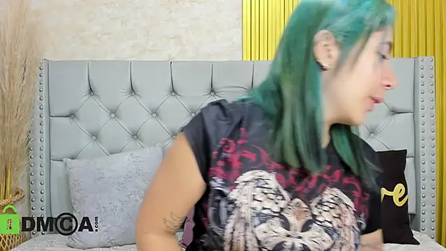 Skarlet 04 online show from 12-16-25, 01:26