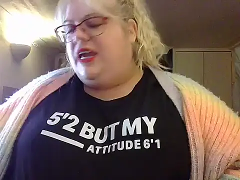 Kinkyhousewife83 online show from 10-15-25, 07:00