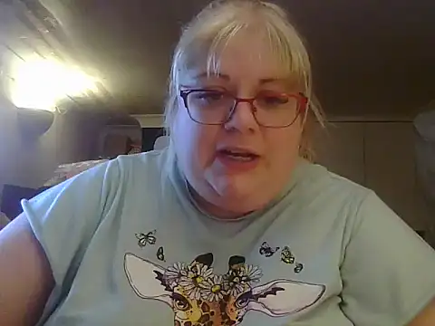 Kinkyhousewife83 online show from 11-04-25, 08:12