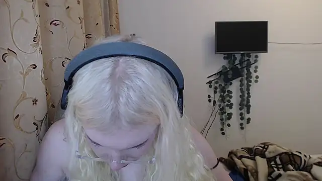 Sasyhk0 online show from 12-05-25, 09:34