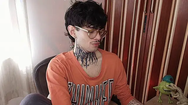 Mihail leroy online show from 12-18-25, 03:27