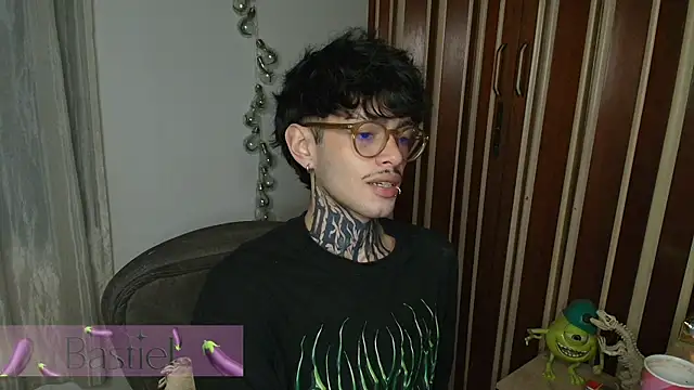 Mihail leroy online show from 11-26-25, 02:44