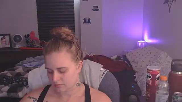 Sexyblonde12344 online show from 09-16-25, 06:42