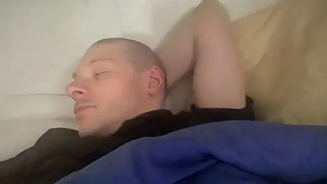 Snapshot of MasterDaddyCool chatting on 06-17-26, 05:56 MasterDaddyCool online show from 06-17-26, 05:56