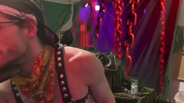 Snapshot of MasterDaddyCool chatting on 02-15-26, 08:30 MasterDaddyCool online show from 02-15-26, 08:30