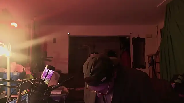 Snapshot of MasterDaddyCool chatting on 02-25-26, 08:14 MasterDaddyCool online show from 02-25-26, 08:14