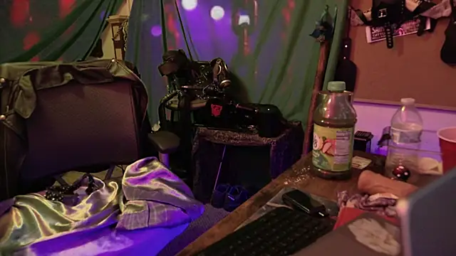 Snapshot of MasterDaddyCool chatting on 02-16-26, 08:35 MasterDaddyCool online show from 02-16-26, 08:35