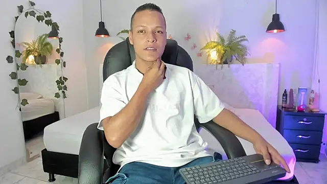 Snapshot of Ricky_Owens1 chatting on 09-14-25, 01:00 Ricky Owens1 online show from 09-14-25, 01:00