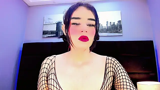 Snapshot of Valeria_Rouss chatting on 10-12-25, 01:01 Valeria Rouss online show from 10-12-25, 01:01