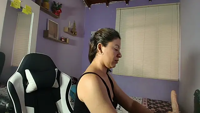 luna desiree online show from 11-10-25, 10:15