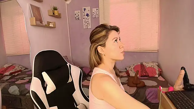 luna desiree online show from 04-05-26, 06:36