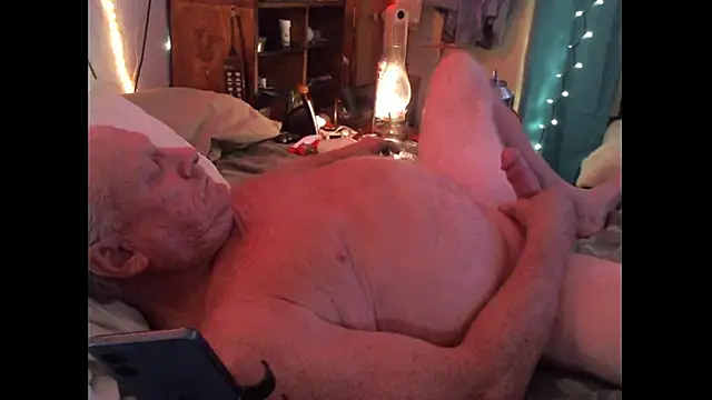 Pussyeat2please online show from 12-04-25, 08:35