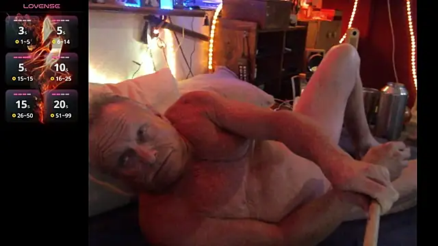 Snapshot of Pussyeat2please chatting on 06-09-26, 11:11 Pussyeat2please online show from 06-09-26, 11:11