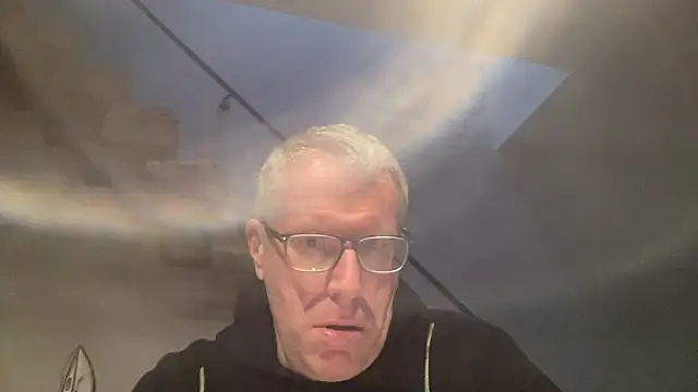 Snapshot of choupipat1 chatting on 01-14-26, 08:18 choupipat1 online show from 01-14-26, 08:18