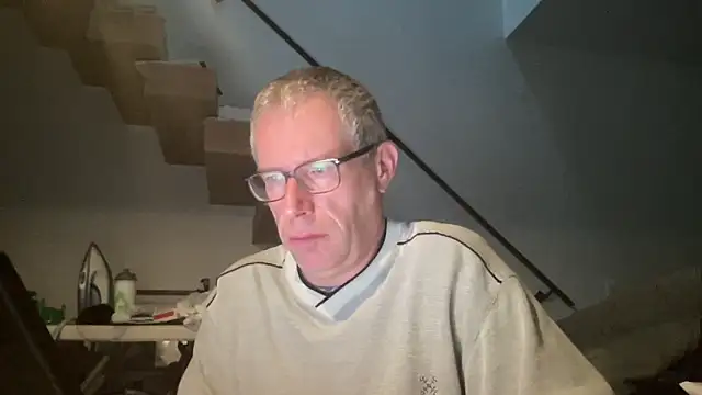 Snapshot of choupipat1 chatting on 10-29-25, 06:45 choupipat1 online show from 10-29-25, 06:45