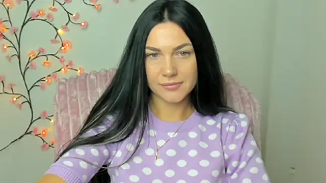 Lune Moon online show from 12-16-25, 07:23