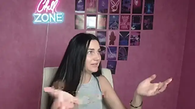 Lune Moon online show from 10-23-25, 05:17