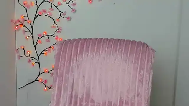 Snapshot of Lune_Moon chatting on 02-04-26, 06:30 Lune Moon online show from 02-04-26, 06:30