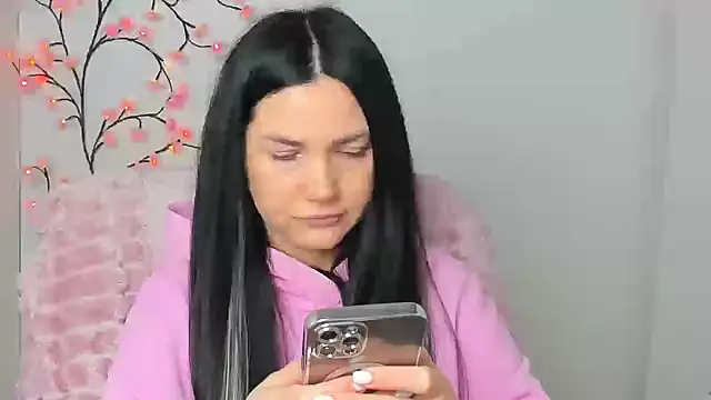 Snapshot of Lune_Moon chatting on 01-19-26, 06:17 Lune Moon online show from 01-19-26, 06:17