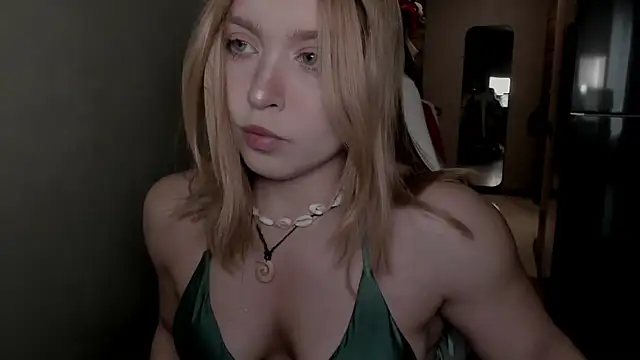 Snapshot of VanillaLivitski chatting on 09-18-25, 11:57 VanillaLivitski online show from 09-18-25, 11:57