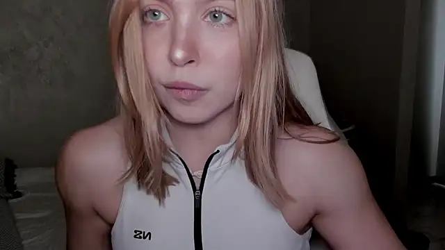 Snapshot of VanillaLivitski chatting on 09-19-25, 11:03 VanillaLivitski online show from 09-19-25, 11:03