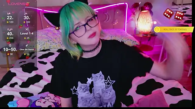 CoralineYoung online show from 04-22-26, 07:04