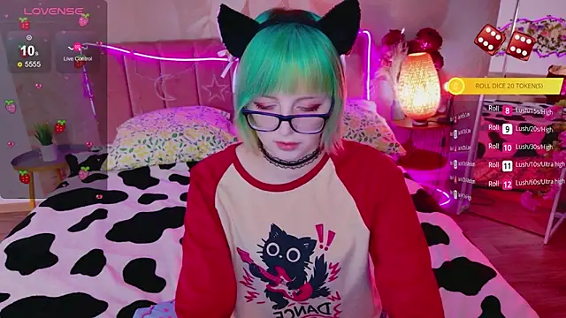 CoralineYoung online show from 04-26-26, 07:16