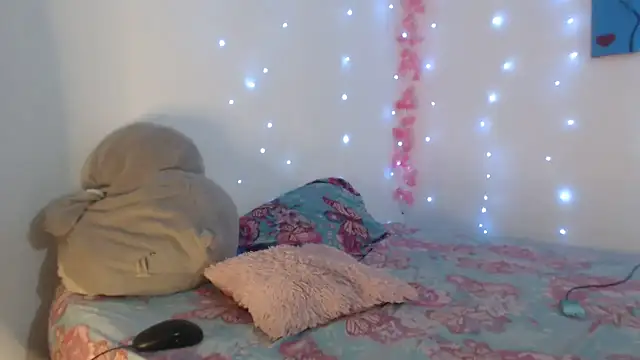 Victoria new online show from 12-17-25, 05:12